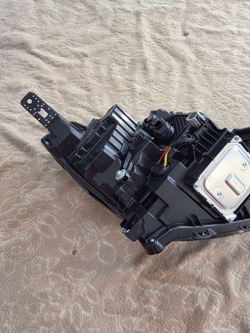 日産　ノート　E13 左LEDヘッドライト