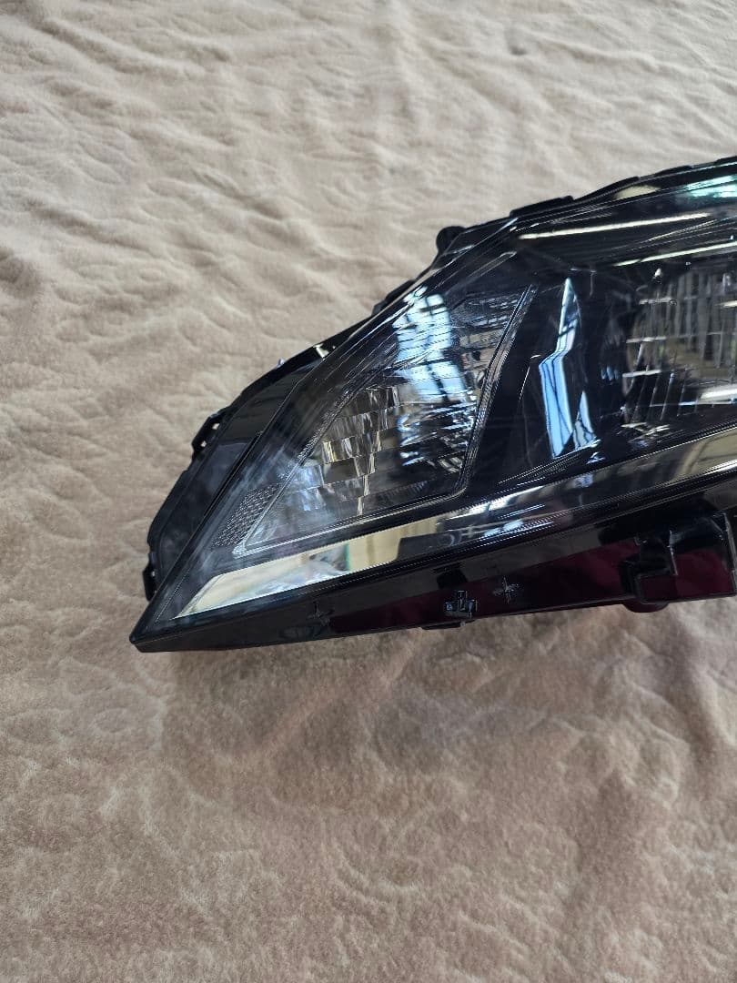 日産　ノート　E13 左LEDヘッドライト