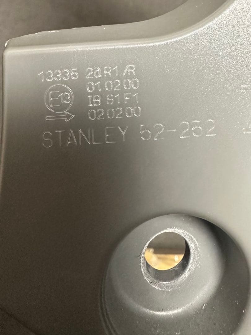 トヨタ NHP10 アクア 前期 右と左 セットテールライト STANLEY