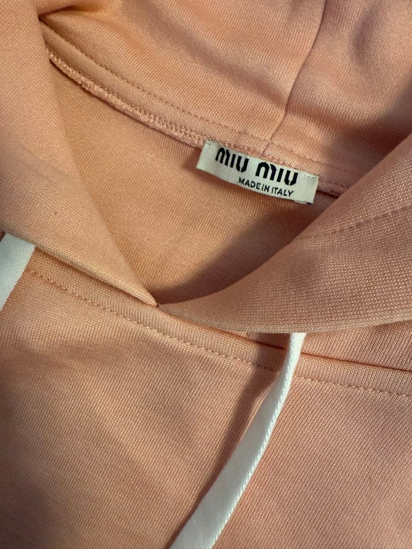 miu miu フーディー