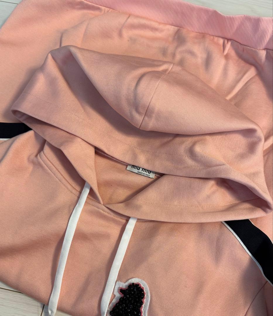 miu miu フーディー