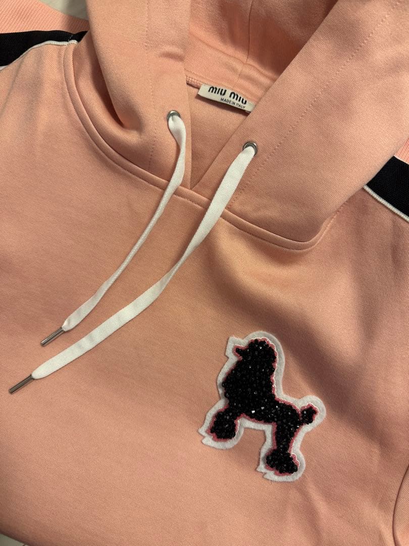 miu miu フーディー