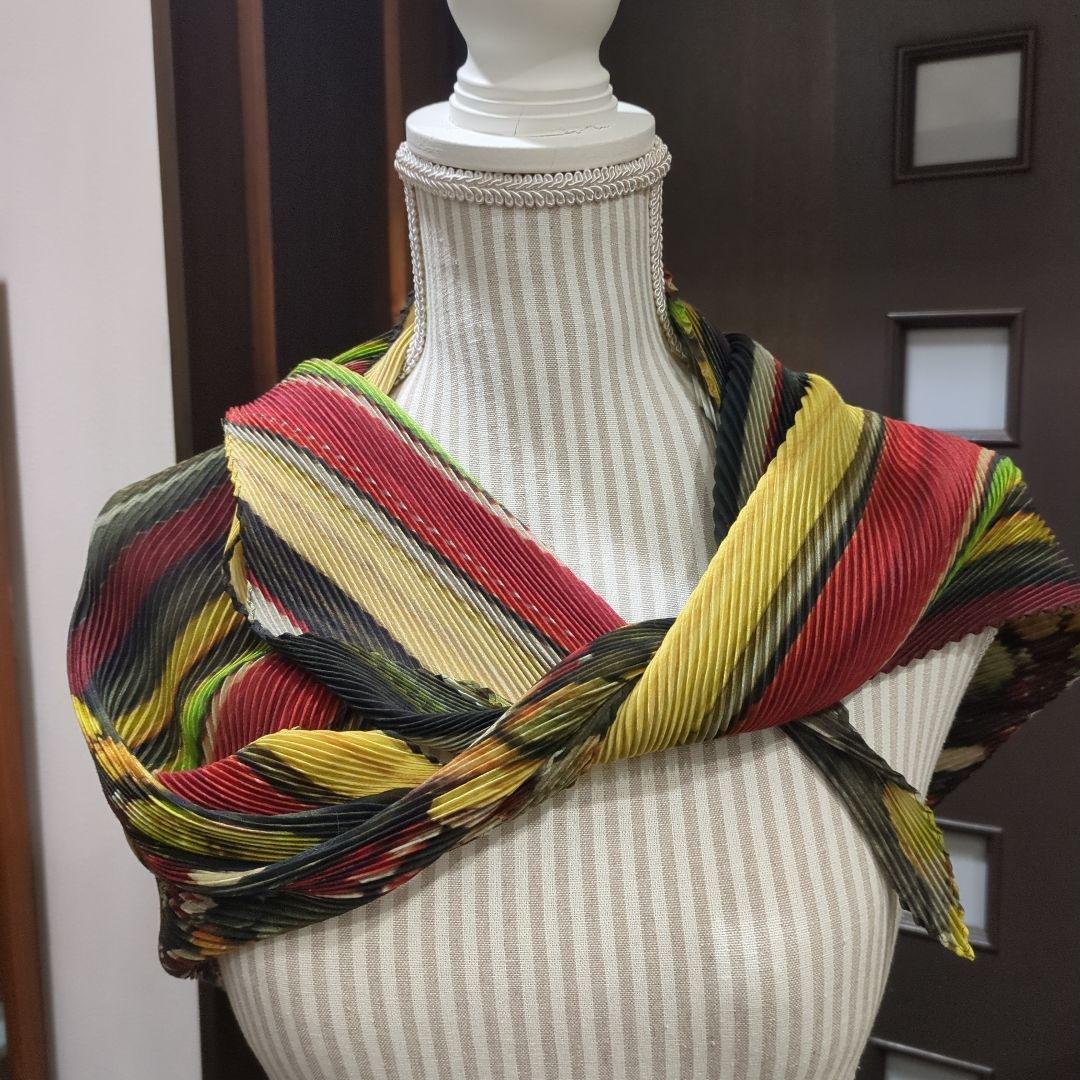 スカーフ　PLEATS PLEASE　総柄プリント ひし形　マルチ