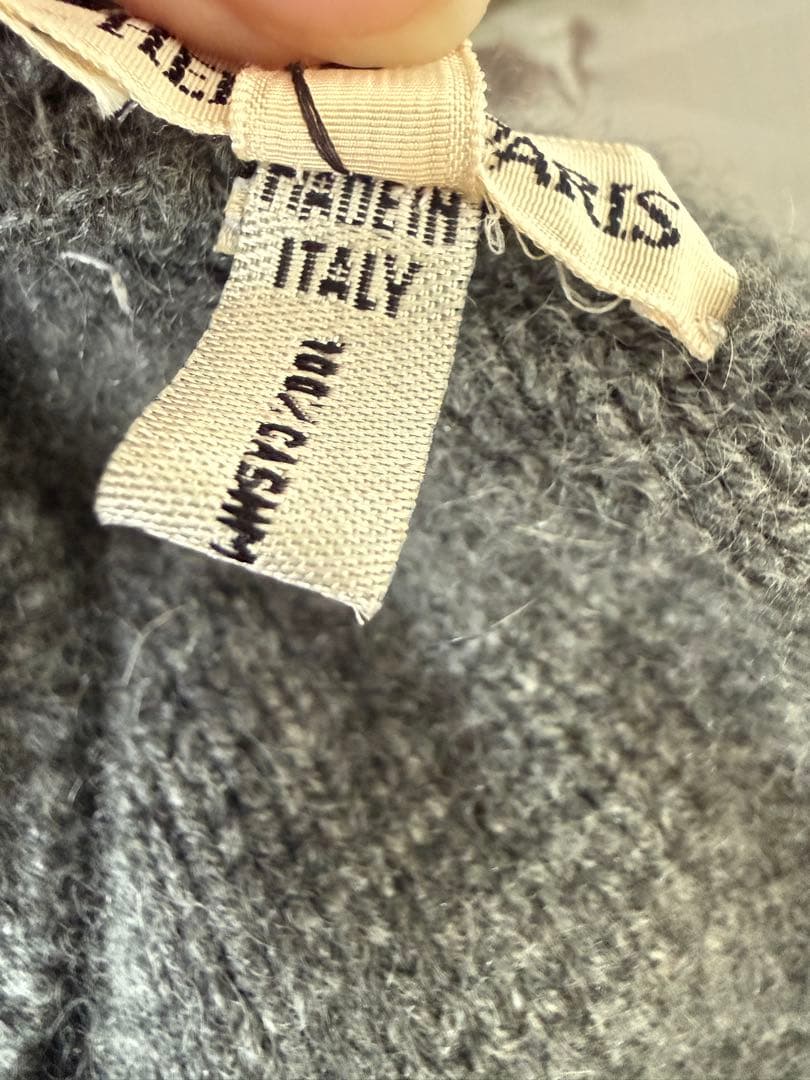 クリーニング済み！HERMÈS ニット帽　Hロゴ