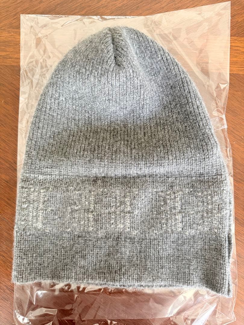 クリーニング済み！HERMÈS ニット帽　Hロゴ