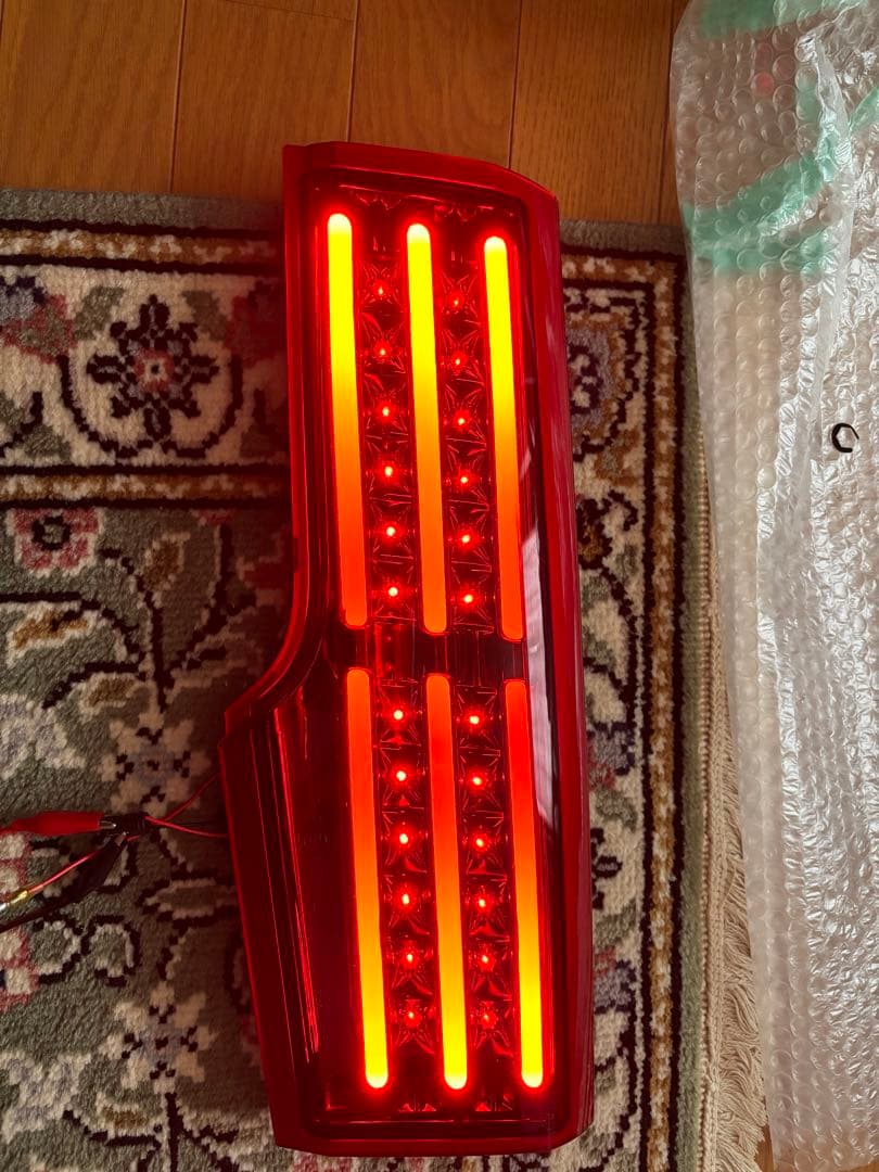 E52 エルグランド Valenti アッパーテールランプ レッド