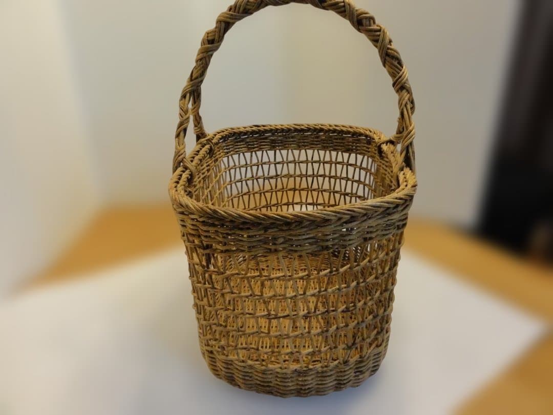 あけびつる 編み込みバスケット 中型