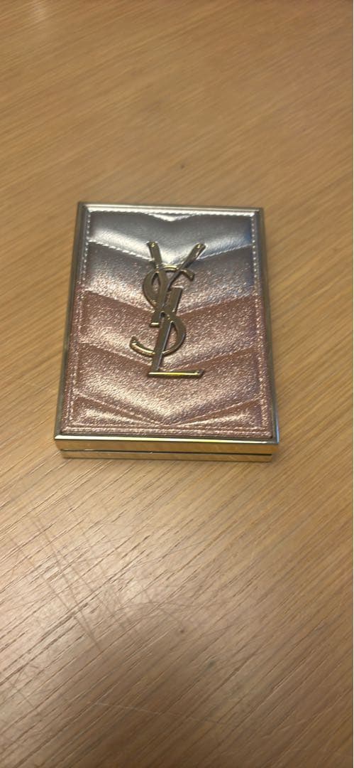 YSL サンローラン　限定　アイシャドウ　#126
