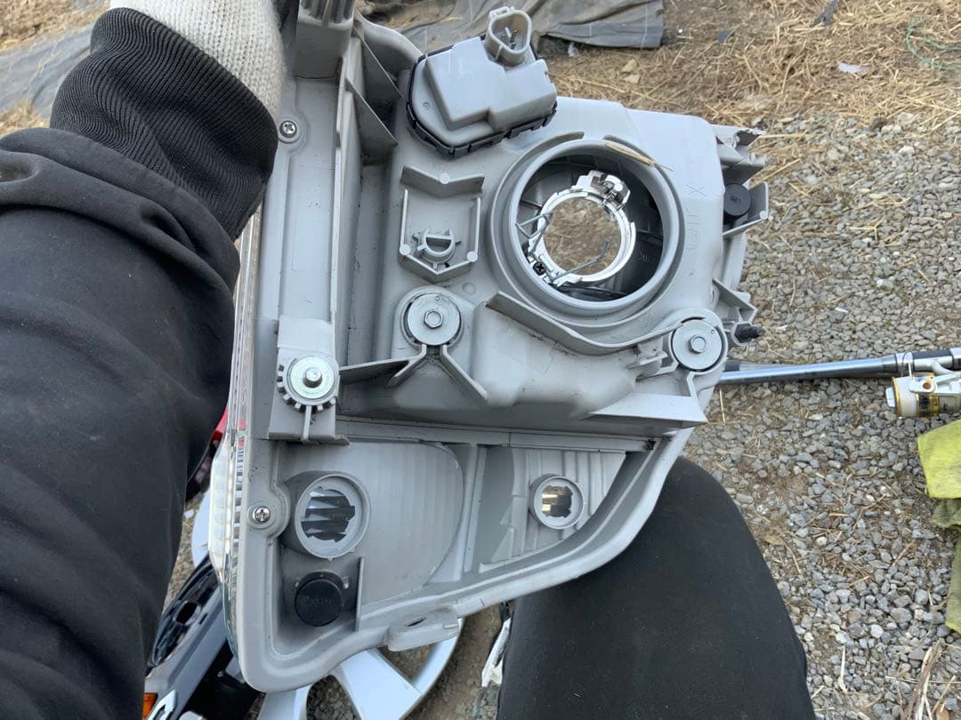 10-12枚損傷　スズキ キャリー DA16T 純正 右ヘッドライト ハロゲン