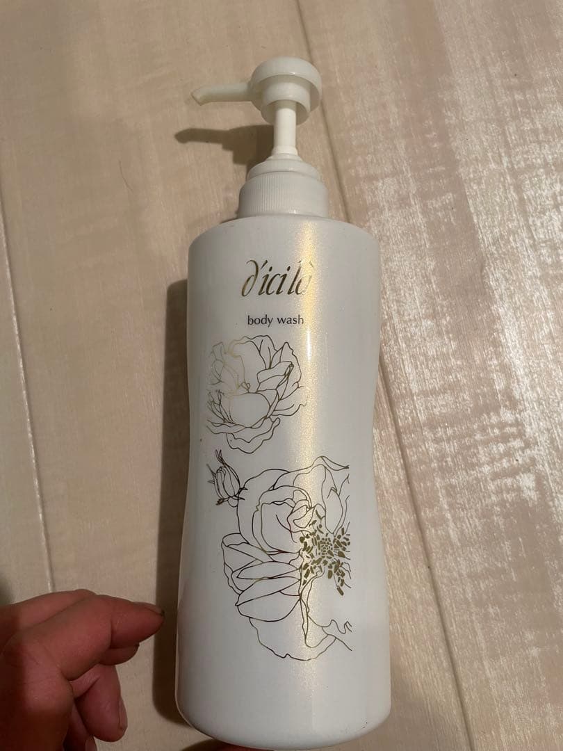 ディシラ　dicila セルヴィス　シャンプー　モイスト　コンディショナー