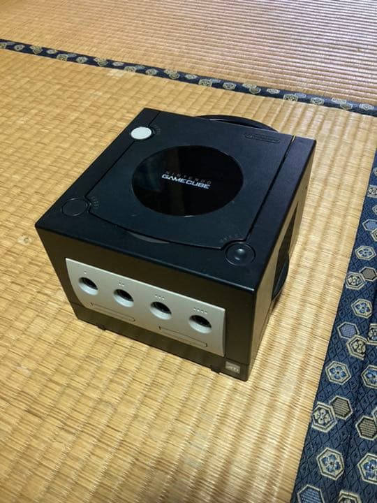 ゲームキューブ本体（黒）/コントローラー×2/メモリーカード×1