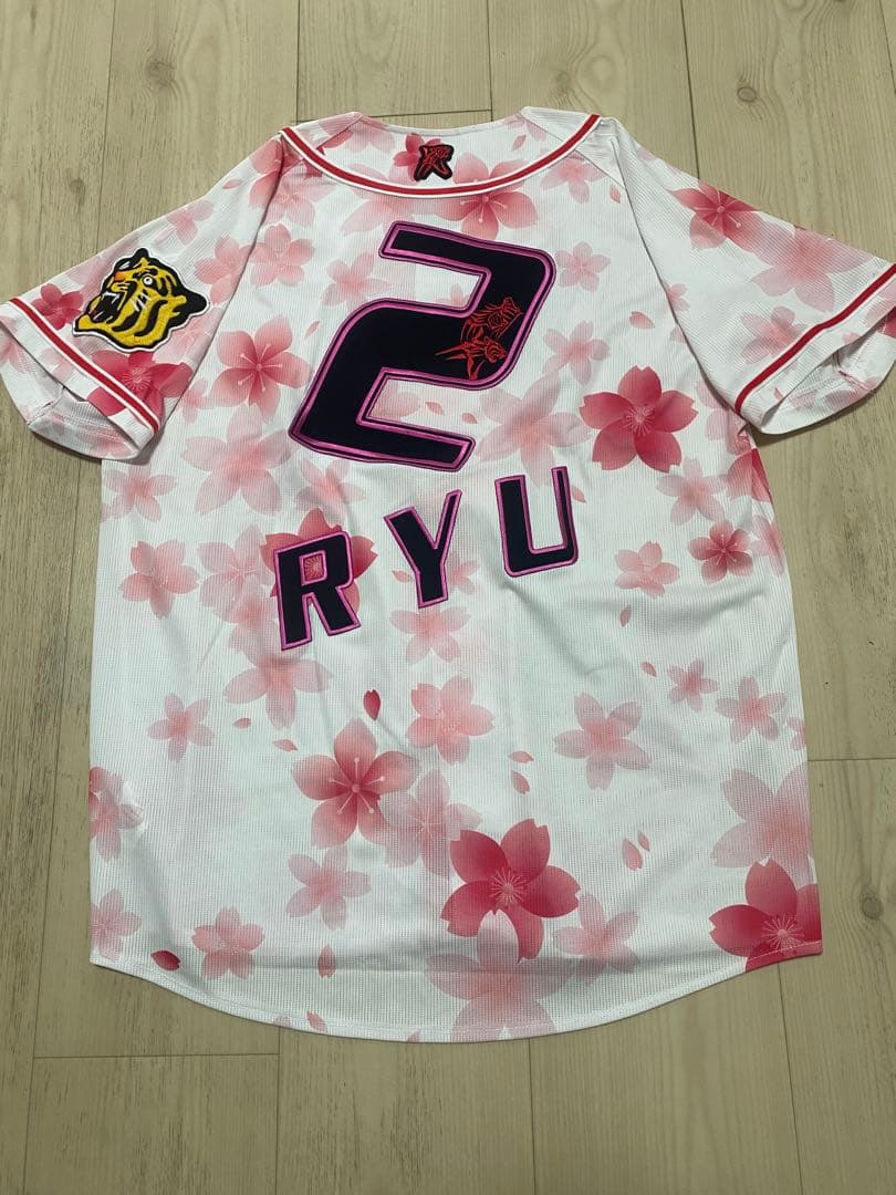 阪神タイガース　ユニフォーム【500枚数量限定品】Tigers桜ユニフォーム