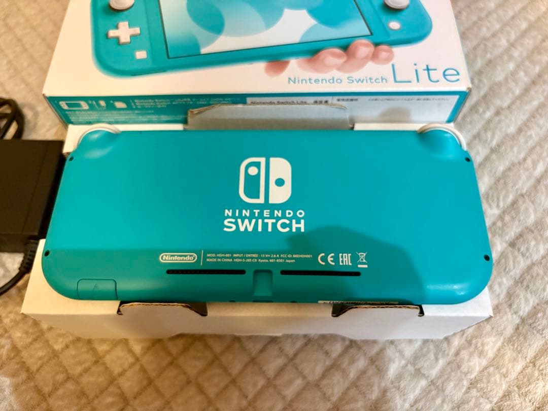 Nintendo Switch Lite ターコイズ　箱・充電器あり