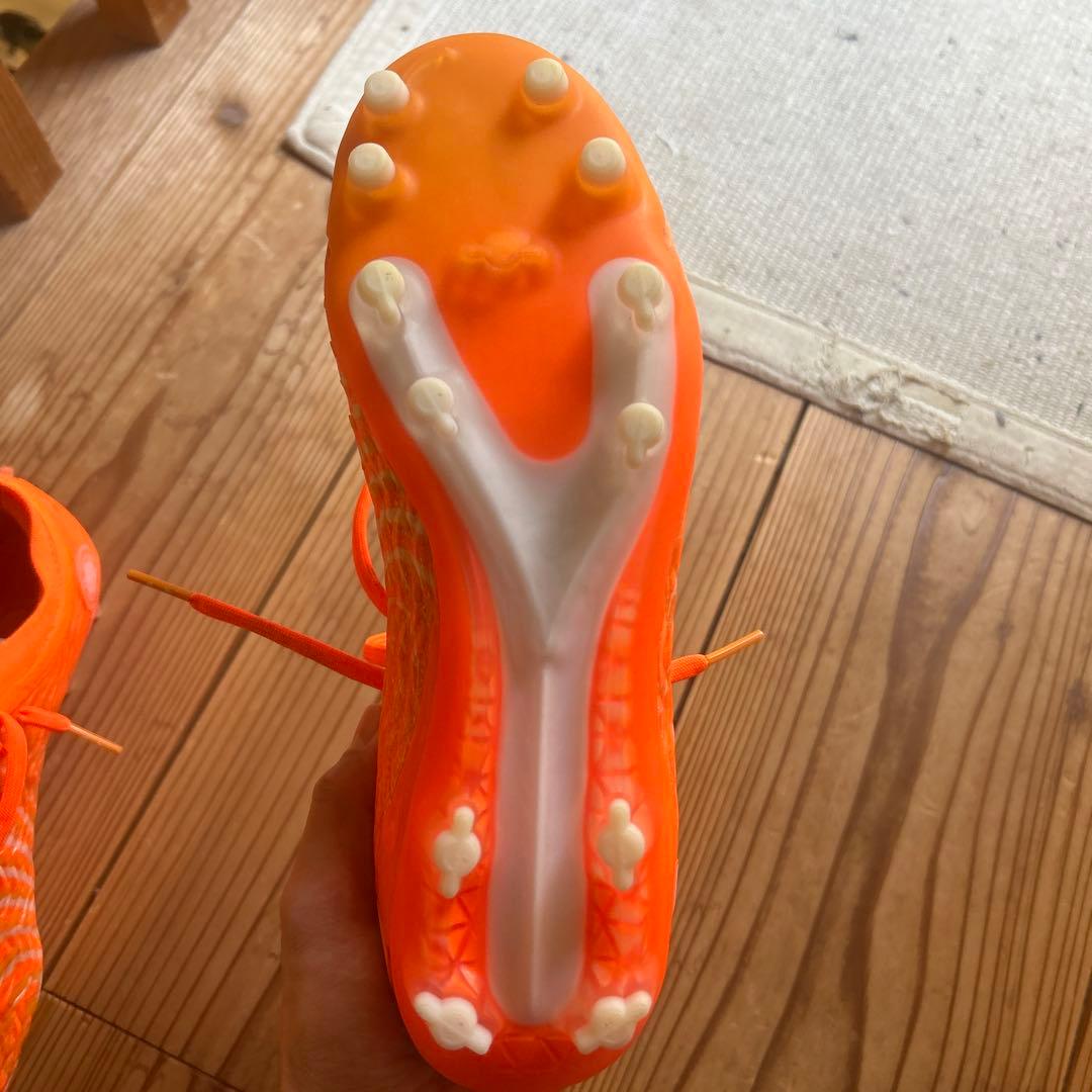 き*】様 Under Armour サッカーシューズ オレンジ