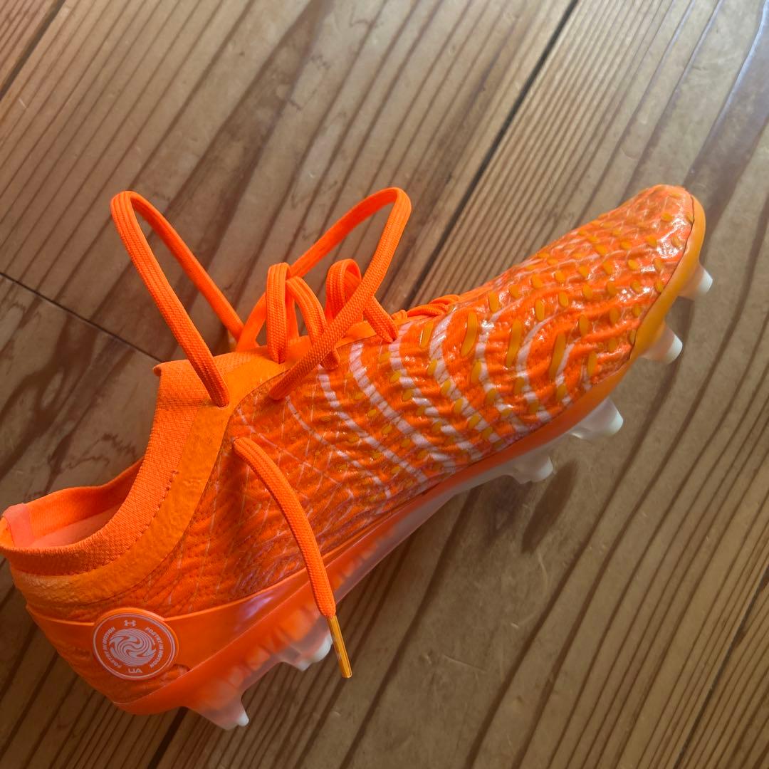 き*】様 Under Armour サッカーシューズ オレンジ