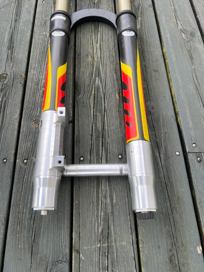 Manitou Xvert サスペンションフォーク