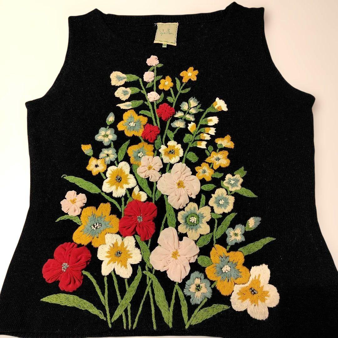 美品♦シビラ華やかな花柄刺繍　ベスト セーター　ノースリーブSybilla