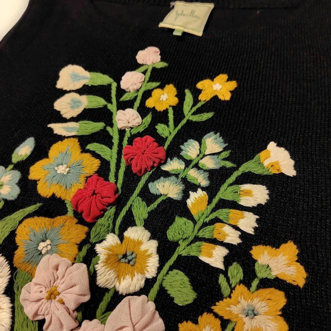 美品♦シビラ華やかな花柄刺繍　ベスト セーター　ノースリーブSybilla