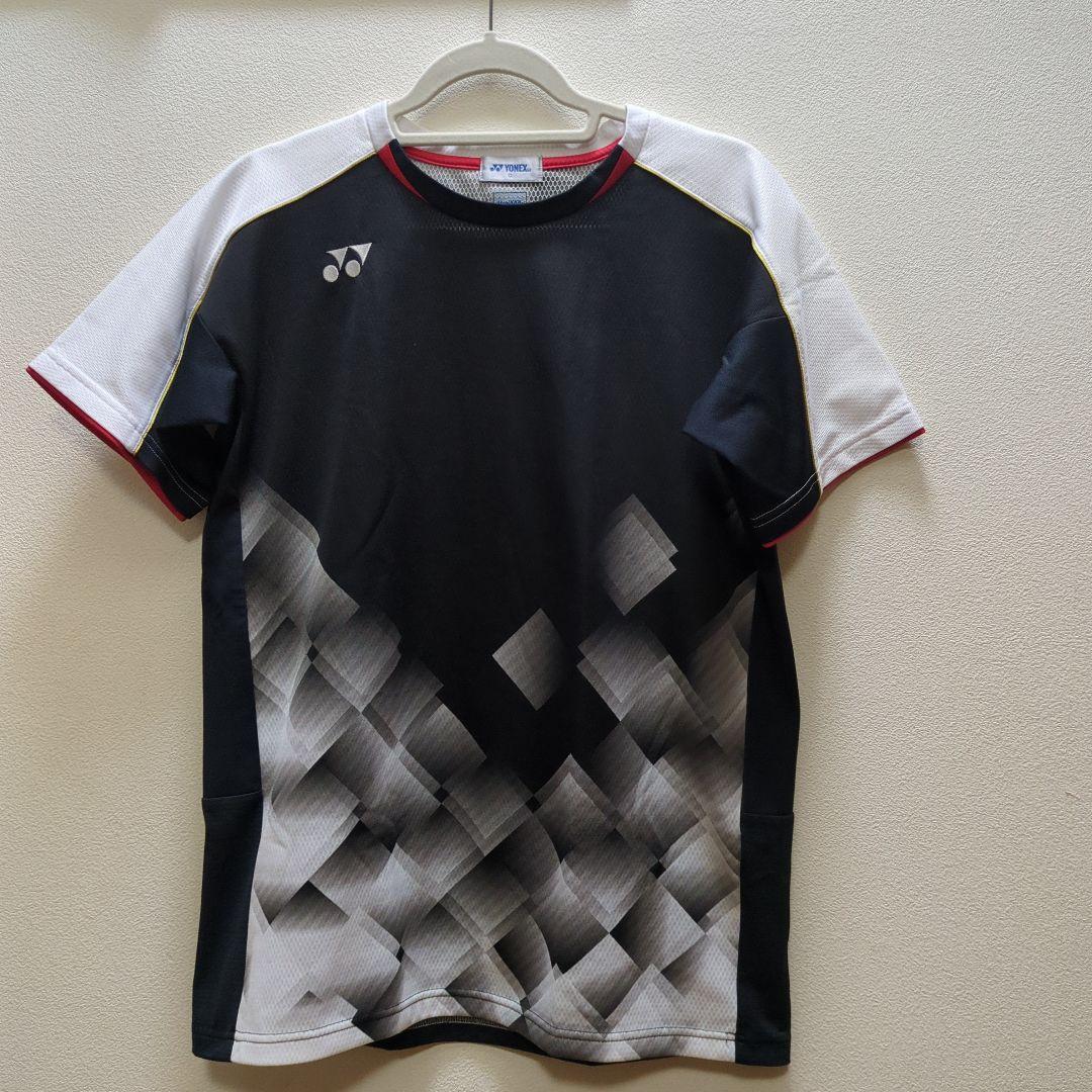 YONEX 半袖シャツ ブラック/ホワイト/レッド