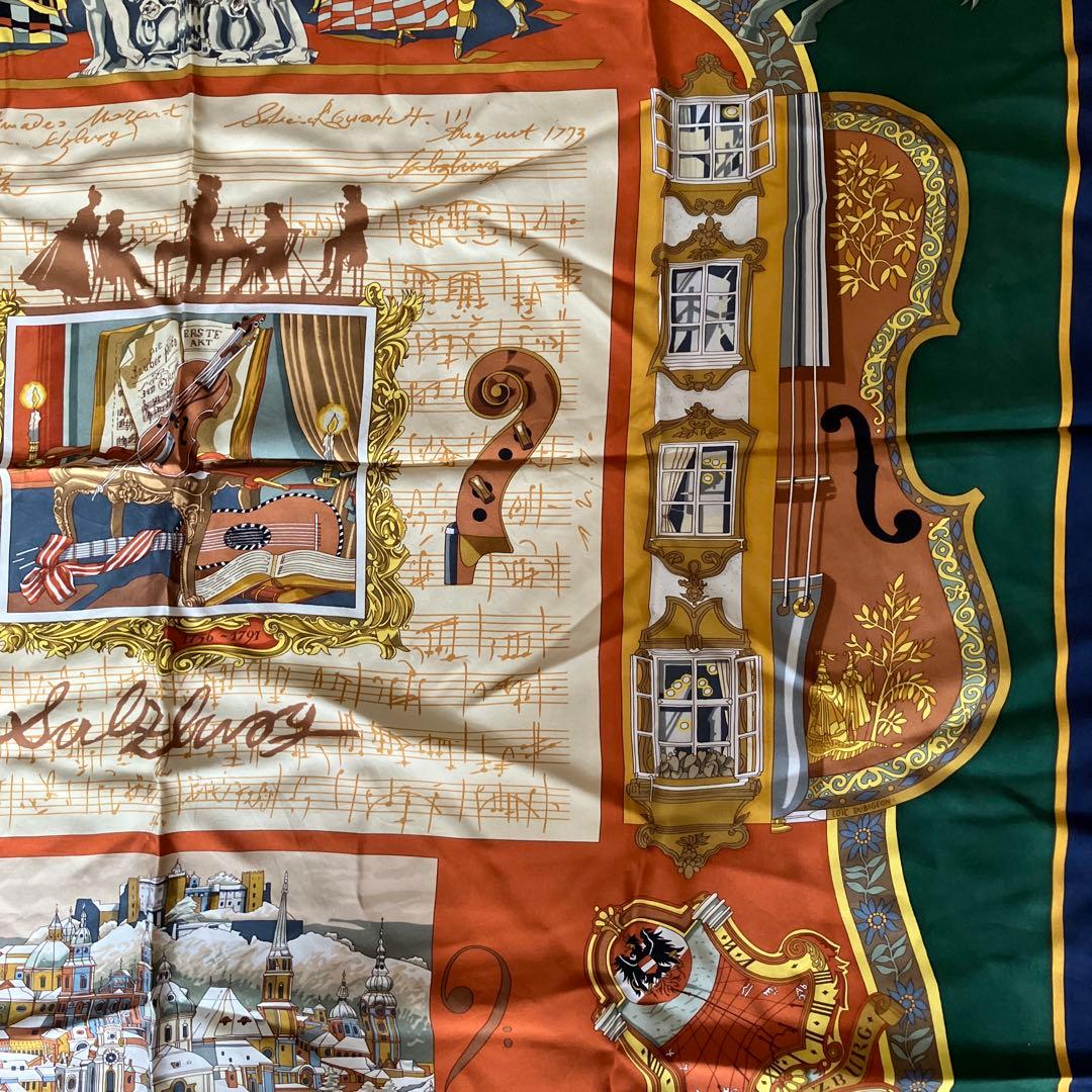 Hermès シルクスカーフ 多彩なデザイン