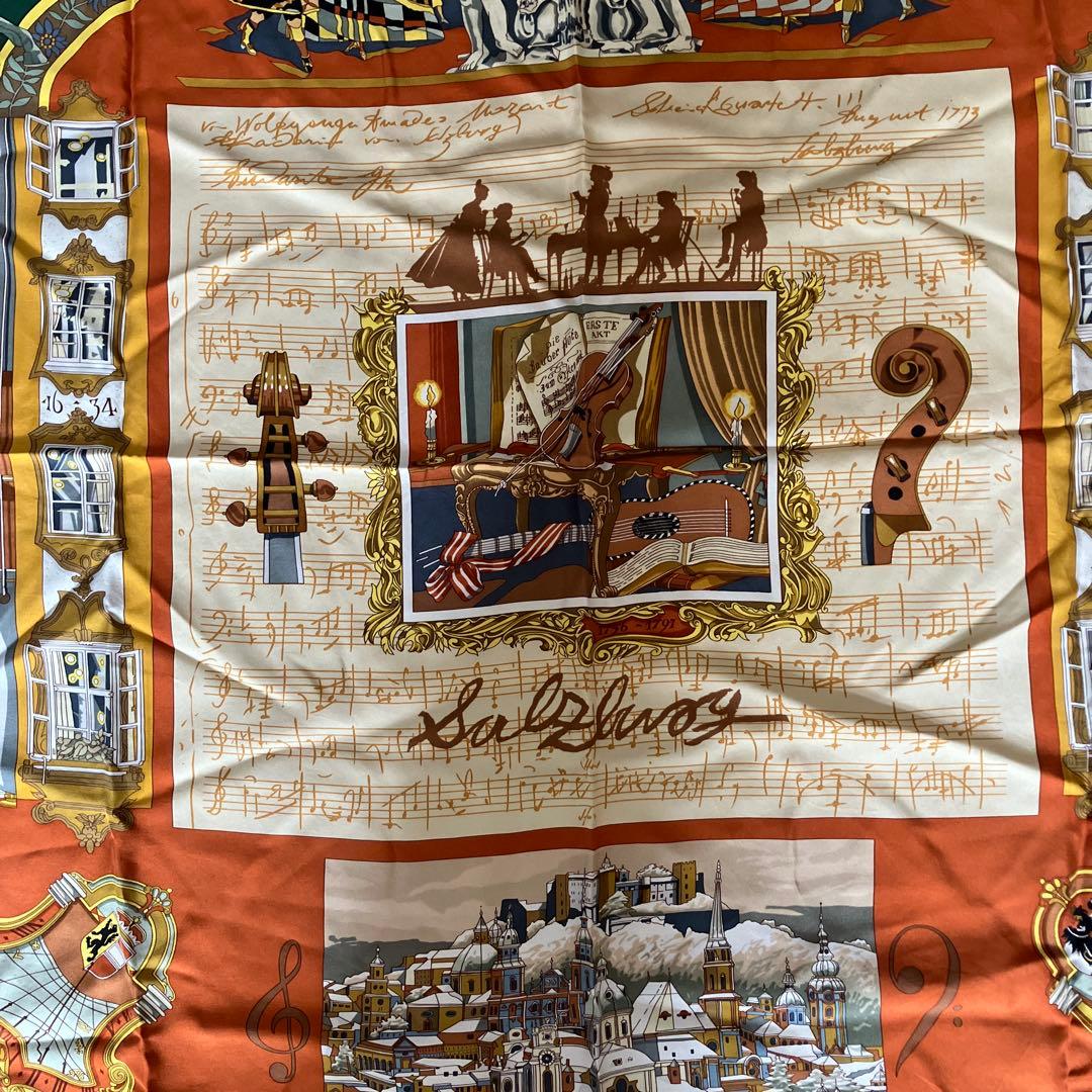 Hermès シルクスカーフ 多彩なデザイン