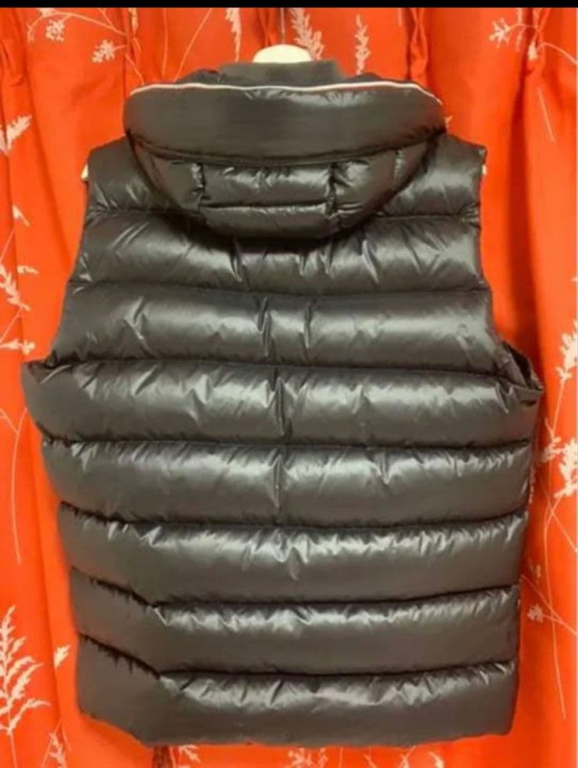 み*ん様 モンクレール ベスト MONCLER