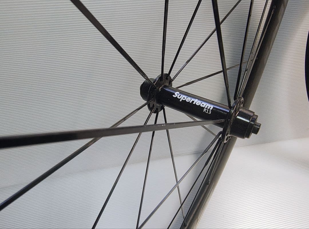 SUPERTEAM クリンチャーカーボンリムハイト50mmのディープリム700C