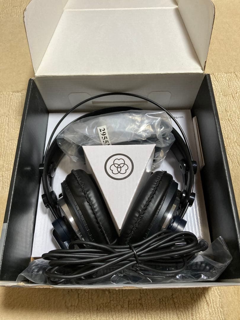 AKG プロフェッショナルスタジオモニターヘッドフォン K240MK2 新品同様