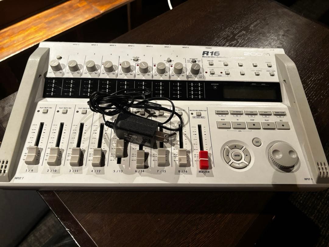 Zoom R16 マルチトラックレコーダー ACアダプター付き　訳あり