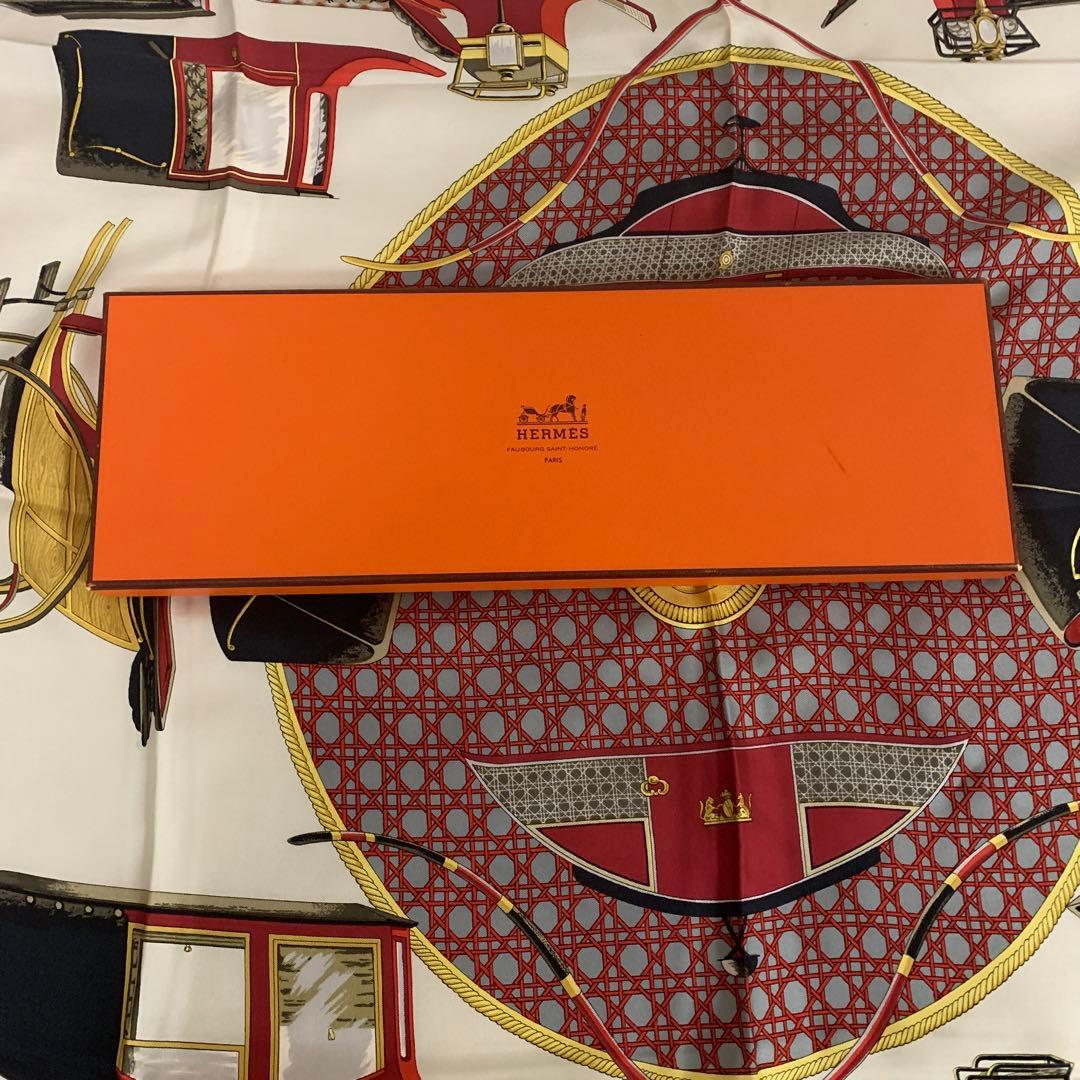 HERMES エルメス　カレ90 馬車デザイン スカーフ