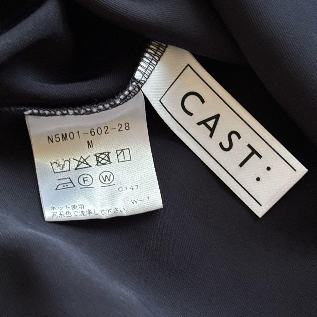 【極美品】VERY掲載 CAST：キャスト バックボタンブラウス ネイビー 紺