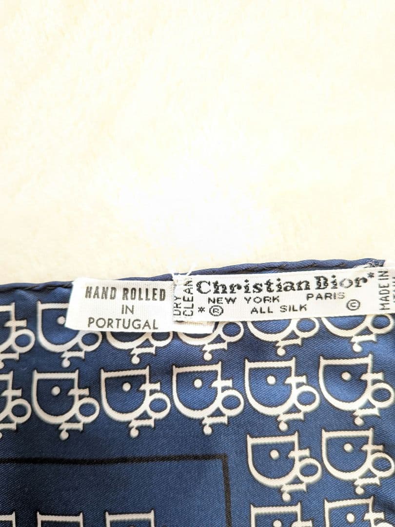 美品　クリスチャン ディオール Dロゴ SILK100% ミニスカーフ　即日発送