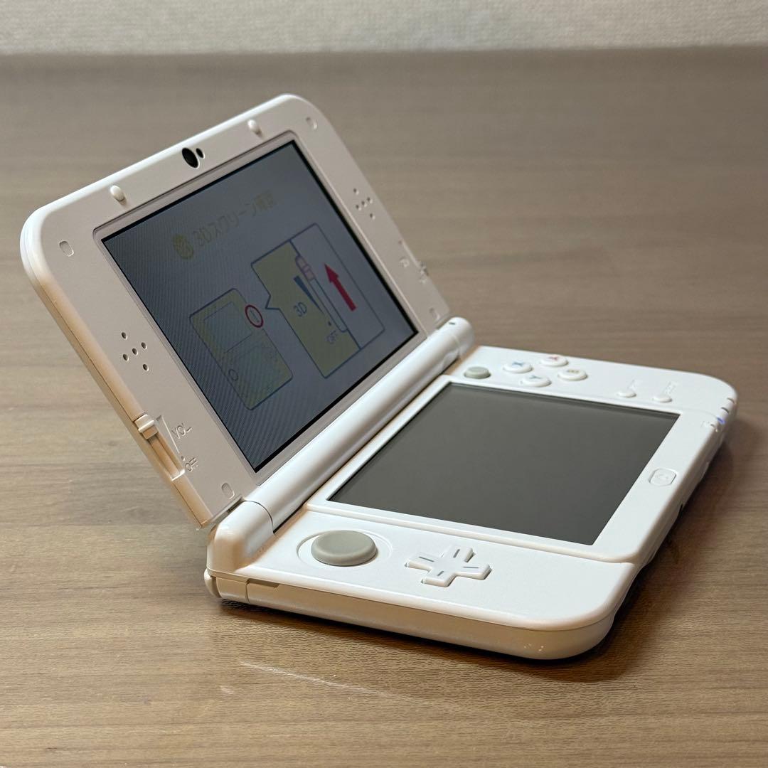4-176 Newニンテンドー3DS LL パールホワイト 箱付き