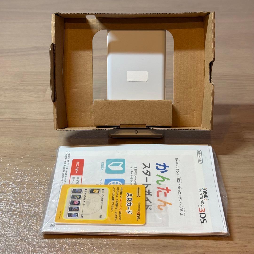 4-176 Newニンテンドー3DS LL パールホワイト 箱付き