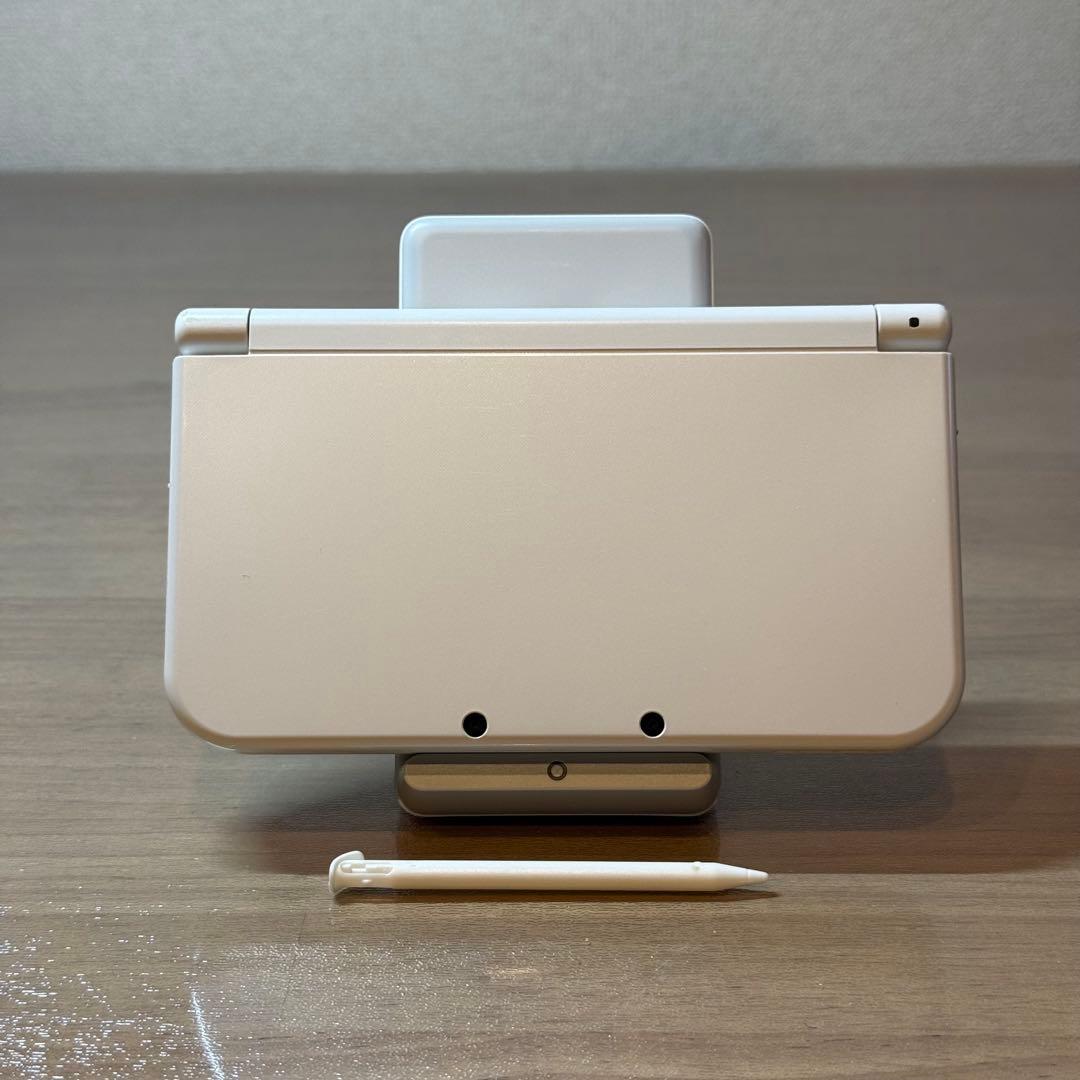 4-176 Newニンテンドー3DS LL パールホワイト 箱付き