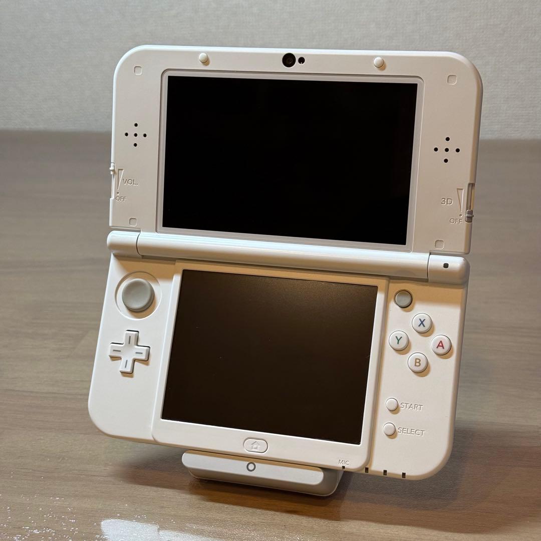 4-176 Newニンテンドー3DS LL パールホワイト 箱付き