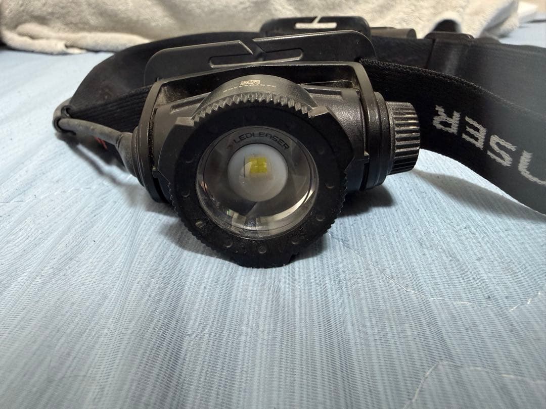 LED LENSER ヘッドランプ 充電ケーブル付き