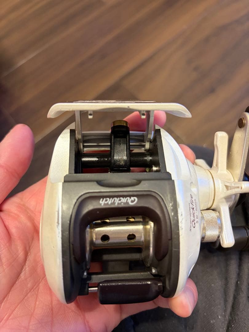 SHIMANO スコーピオン　クイックファイアー　ベイトリール ホワイト