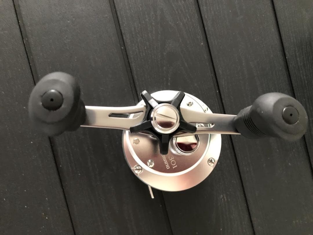 SHIMANO シマノ CALCUTTA 301 ベイトリール 左ハンドル