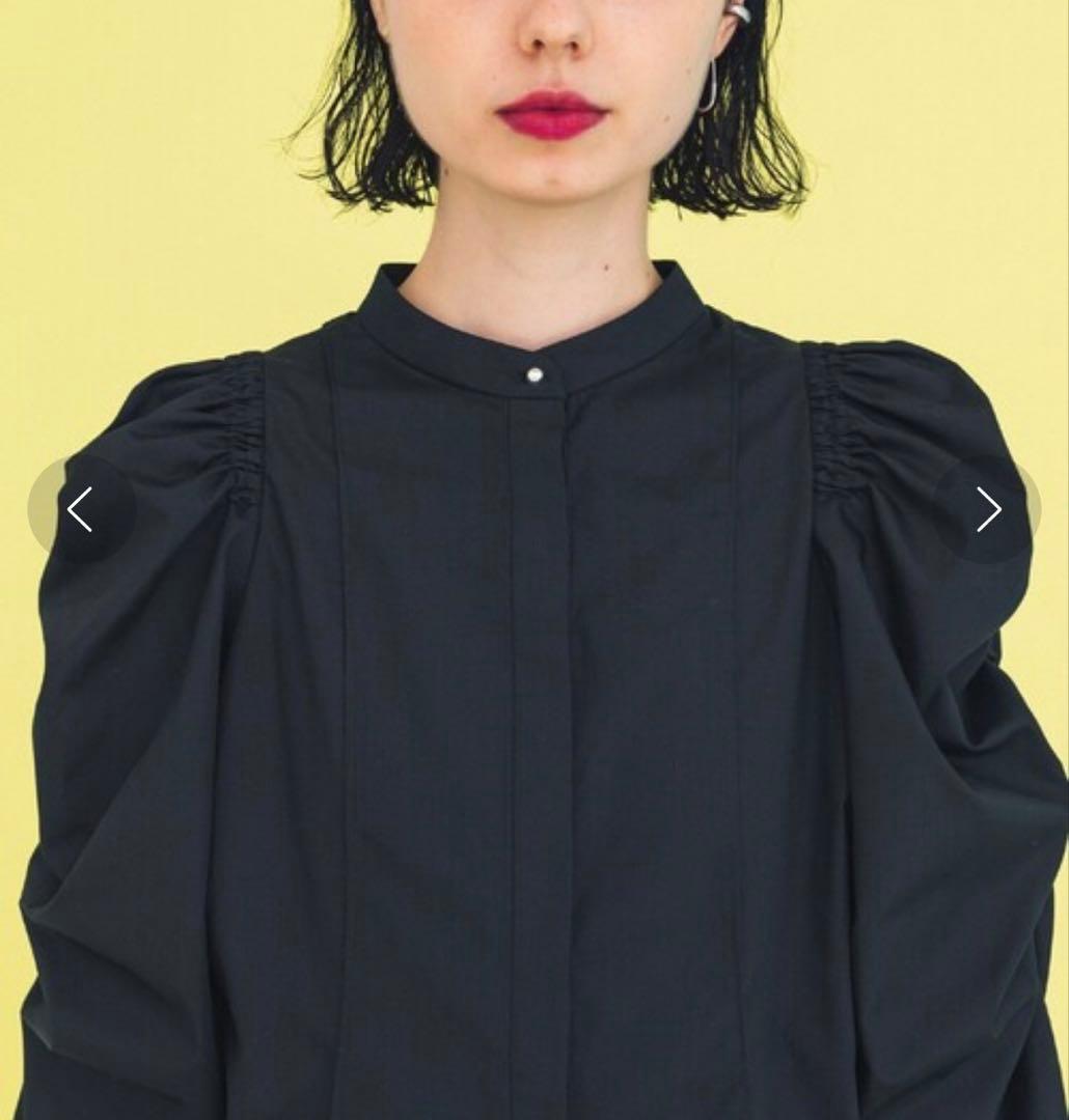 【美品】INella イネラ フォルムギャザースリーブ ブラウス ブラック F
