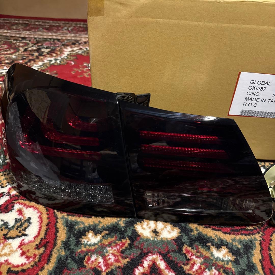 レクサス　GS350 ファイバーLEDテール　ブラックスモーク