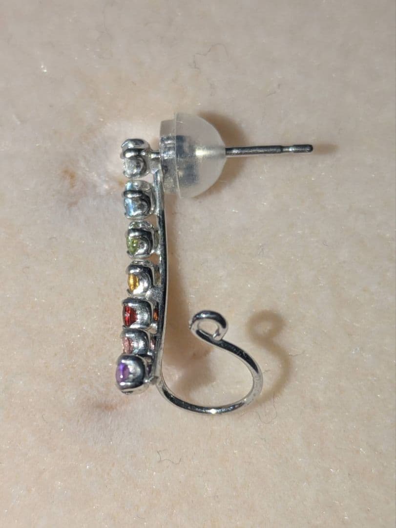 K10 　アミュレット　ラインピアス　マルチカラー　片耳