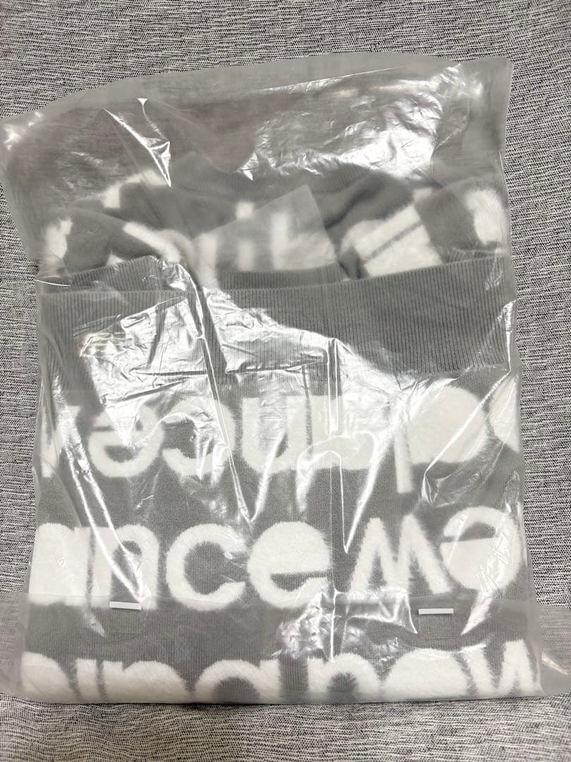 S ☆新品☆ ニューバランス タイプライターロゴ クルーネックニット　グレー