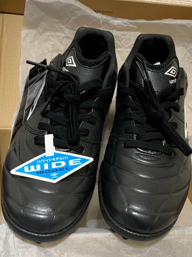 【新品未使用】umbro フットサルシューズ 25.5cm ブラック 【完品】