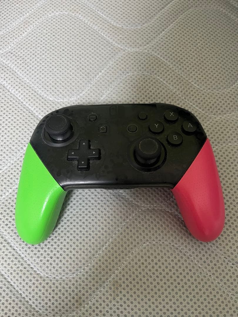 Nintendo Switch 本体、必要に応じて純正品プロコンもセットにします