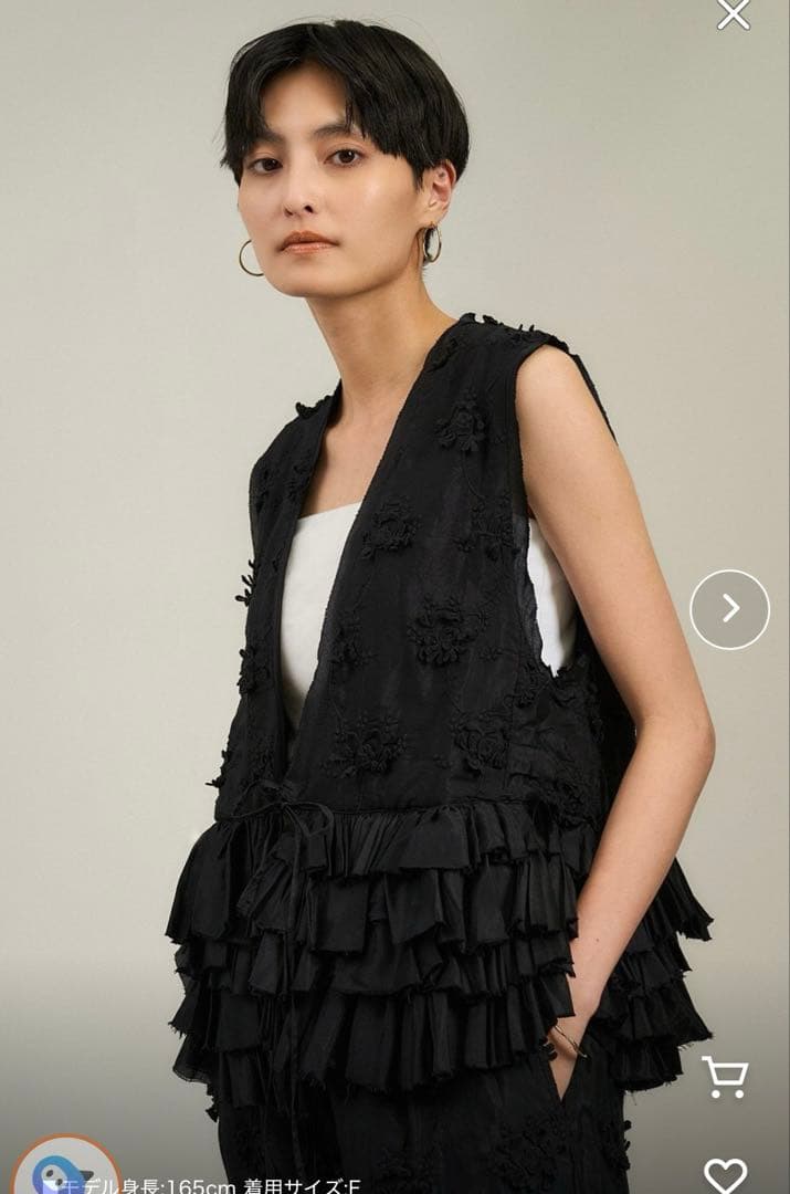 美品　クリンクルクリンクルクリンクル　ベスト　25ss ジレ　フリル