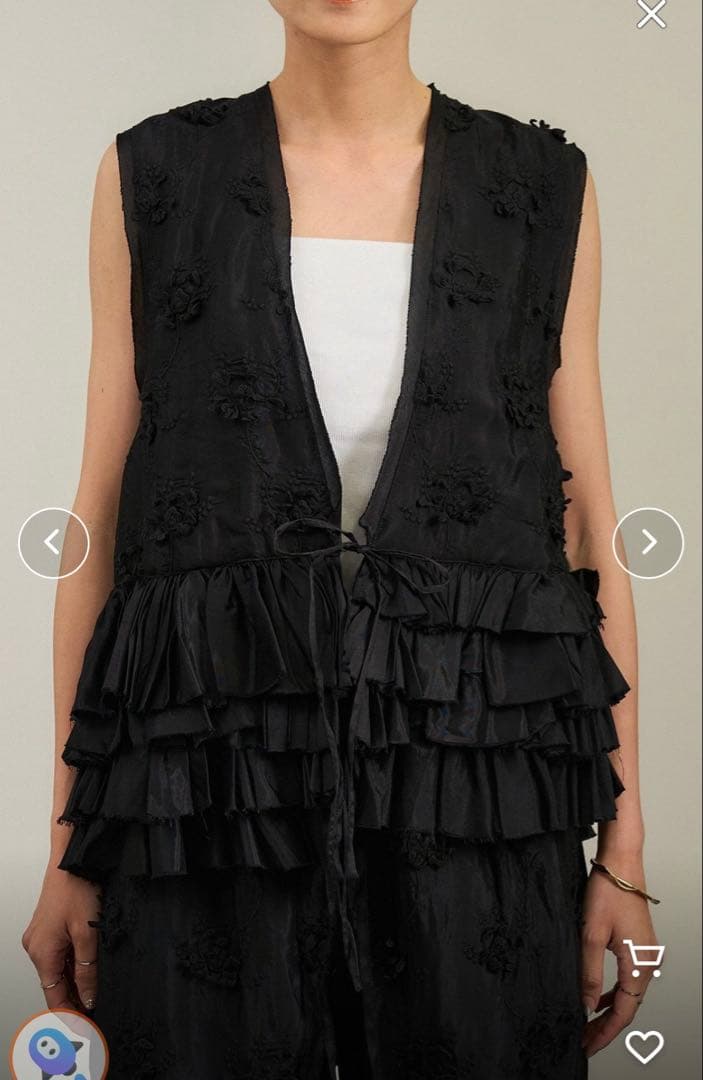 美品　クリンクルクリンクルクリンクル　ベスト　25ss ジレ　フリル