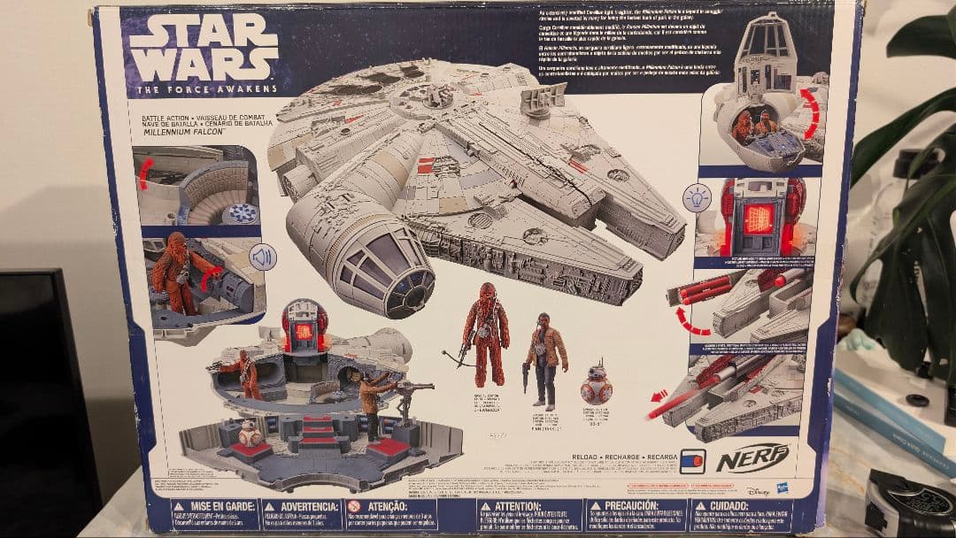 ア*ジ様 STAR WARS ミレニアム・ファルコン フィギュア