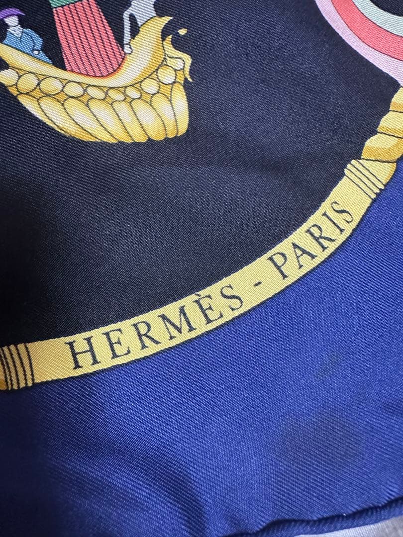 HERMES エルメス カレ 90 スカーフ 大空の狂気 ネイビー シルク