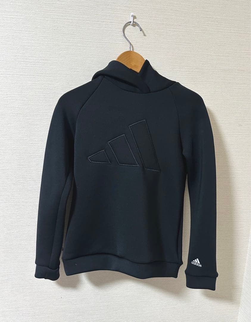 専用 アディダスadidas ダンボールニット パーカー、スカート上下セット